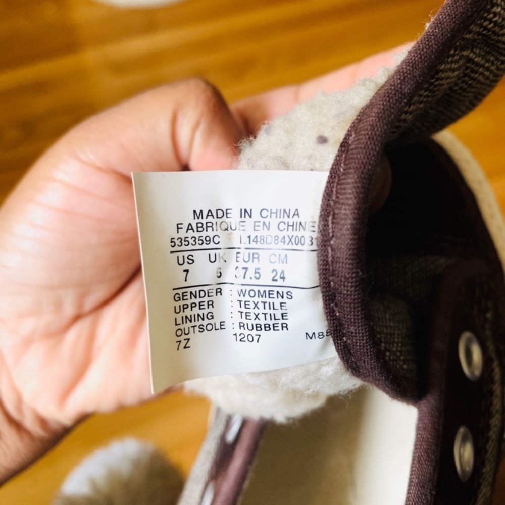 Converse Hi-Tops - Picture 5 of 6